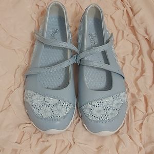 Sketchers baby blue leather and lace Mary Jane 7.5